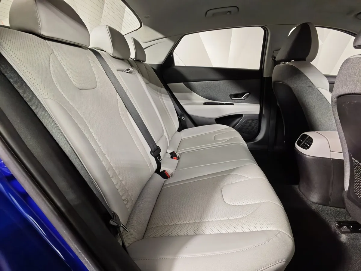 Hyundai Elantra 1.6 AT (128 л.с.) Prestige Синий в АВИЛОН. Слайд №16