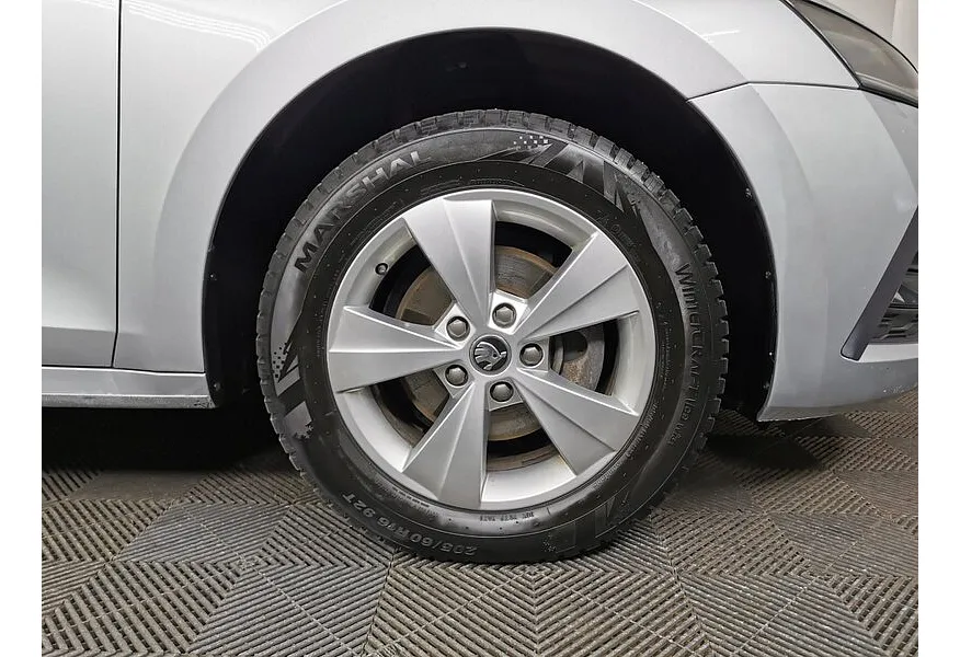 Skoda Octavia 1.4 AT FWD (150 л.с.) Серый в АВИЛОН. Слайд №9