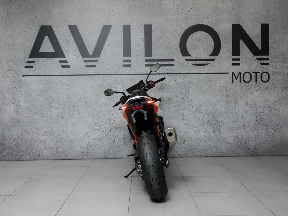 KTM 990 Duke 947 см³ (123 л.с.) 947 Белый в АВИЛОН. Слайд №6