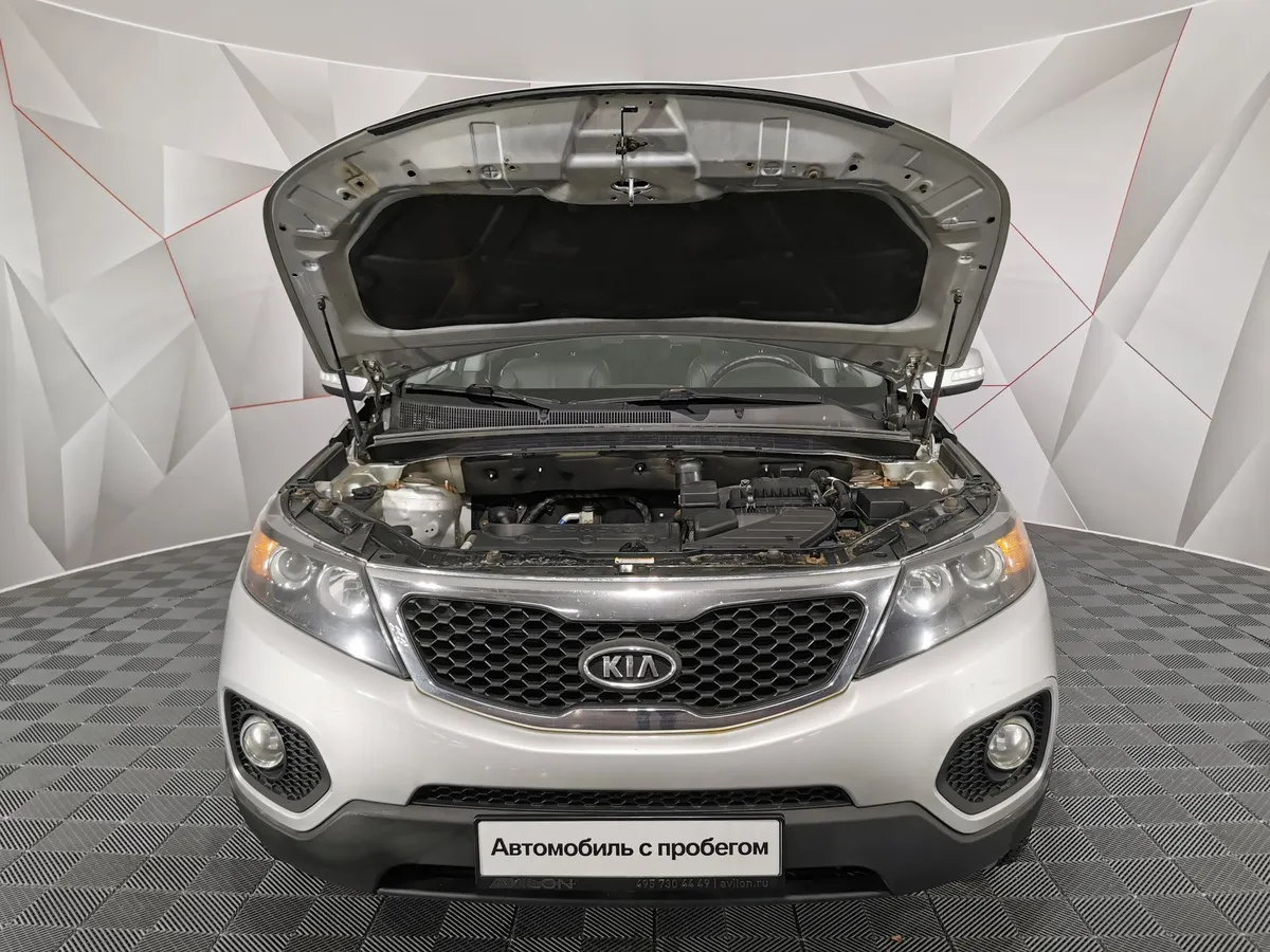 Kia Sorento 2.4 AT 4WD (175 л.с.) Comfort Серебристый в АВИЛОН. Слайд №11
