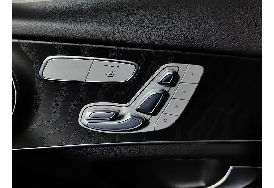 Mercedes-Benz GLC 250 d 9G-TRONIC 4MATIC (204 л.с.) Sport Черный в АВИЛОН. Слайд №21