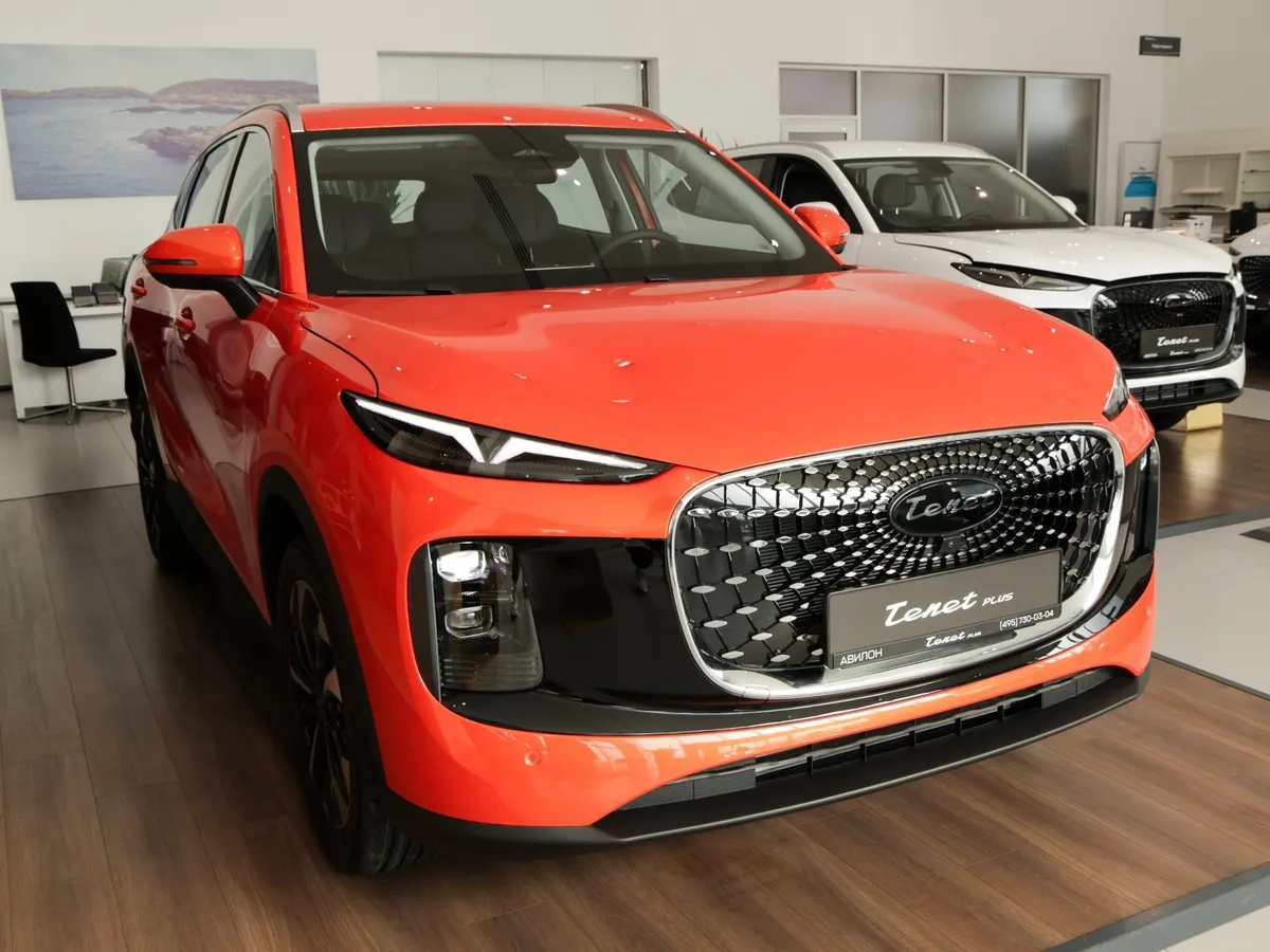 Tenet Plus L6 1.5T 6DCT 2WD (147 л.с.) Ультра Оранжевый в АВИЛОН. Слайд №2