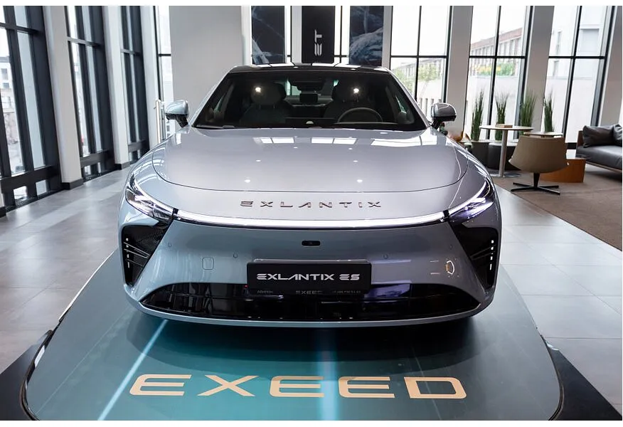 LIVE. Слайд №4