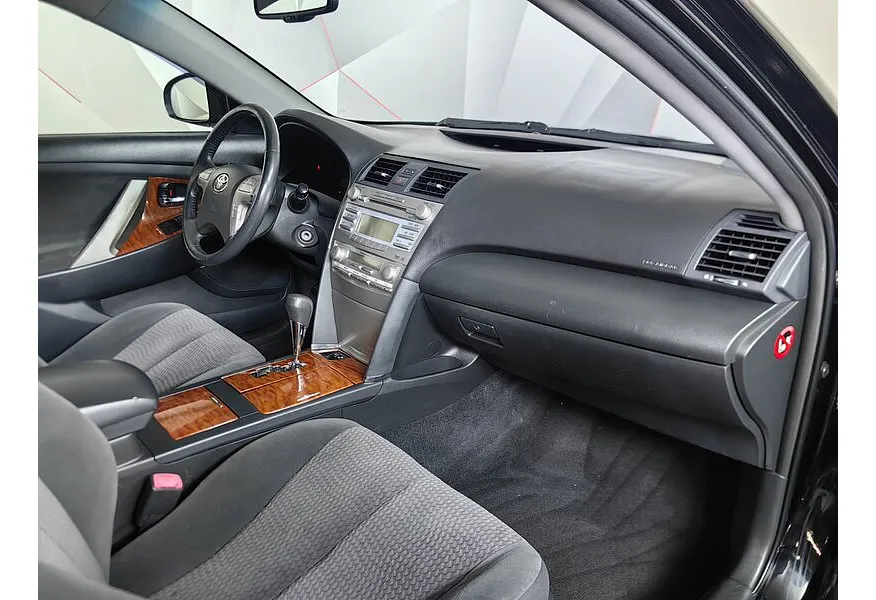 Toyota Camry 2.4 VVT-i AT (167 л.с.) Черный в АВИЛОН. Слайд №9