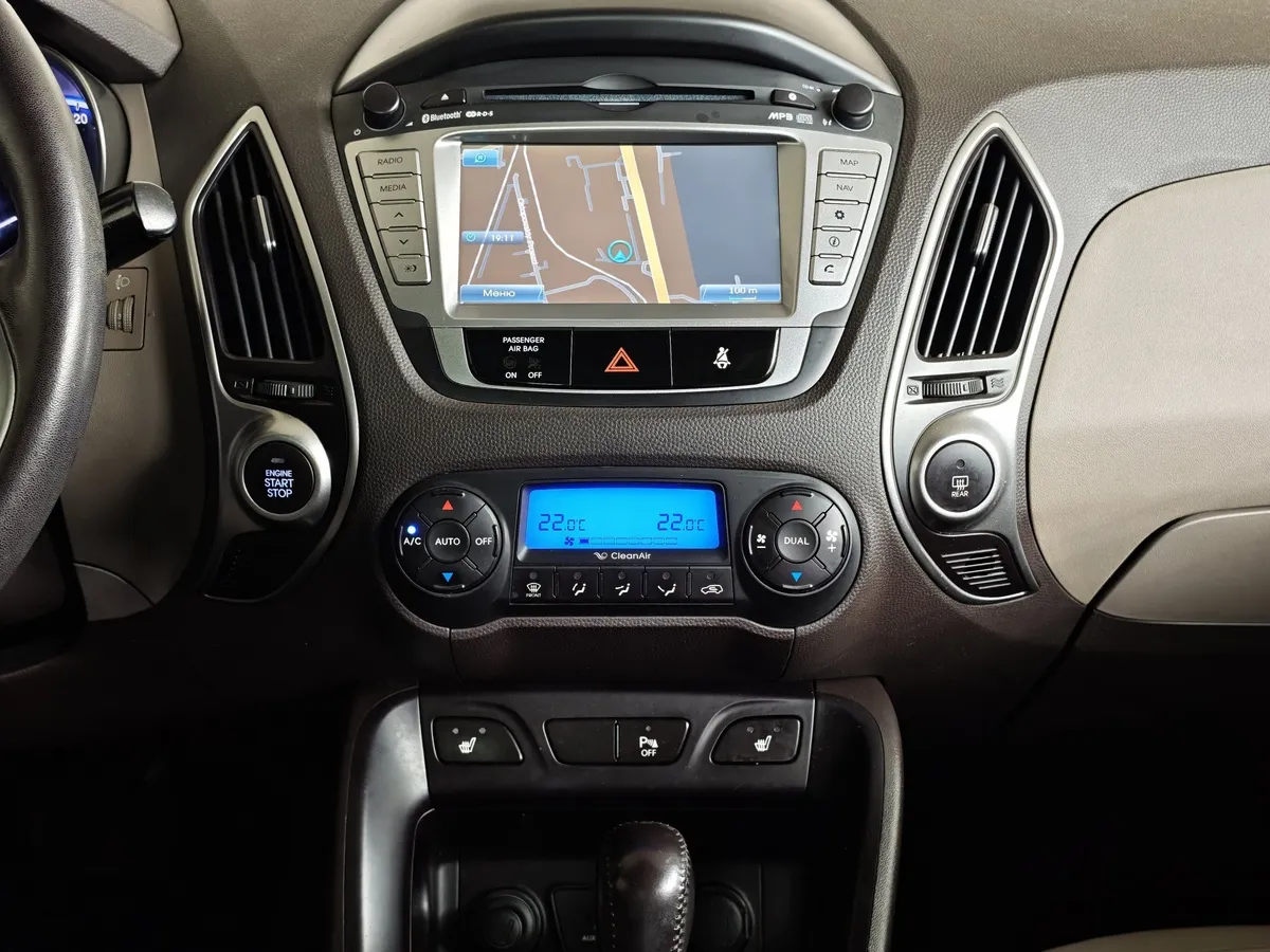 Hyundai ix35 2.0 AT 4WD (150 л.с.) Prestige Серый в АВИЛОН. Слайд №15