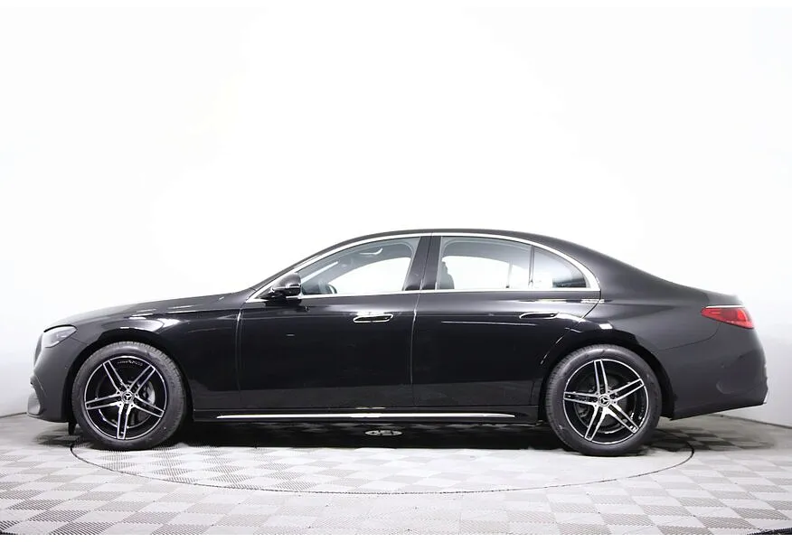 АВИЛОН - Mercedes-Benz E-Класс E 300 4MATIC (258 л.с.) Черный - slide 1