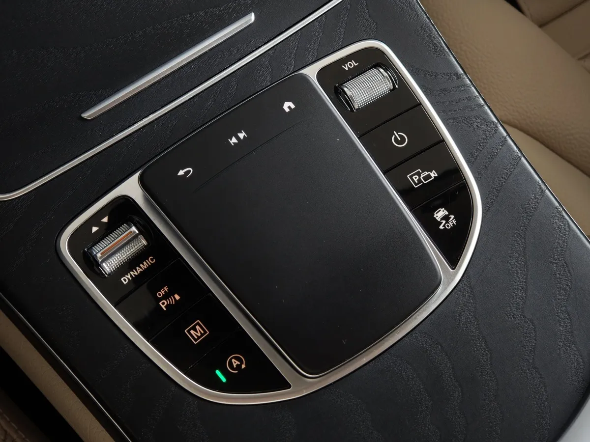 Mercedes-Benz GLC 200 9G-TRONIC 4MATIC (197 л.с.) Premium (Локальная сборка) Синий в АВИЛОН. Слайд №21