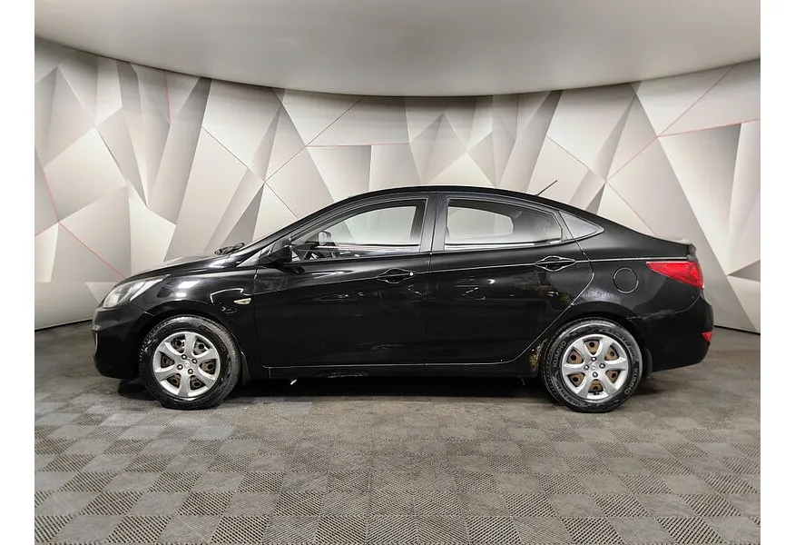 Hyundai Solaris 1.6 AT (123 л.с.) Active Plus Черный в АВИЛОН. Слайд №5