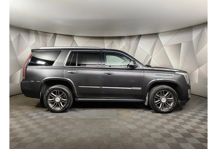 Cadillac Escalade 6.2 V8 АТ 4WD (409 л.с.) Серый в АВИЛОН. Слайд №6