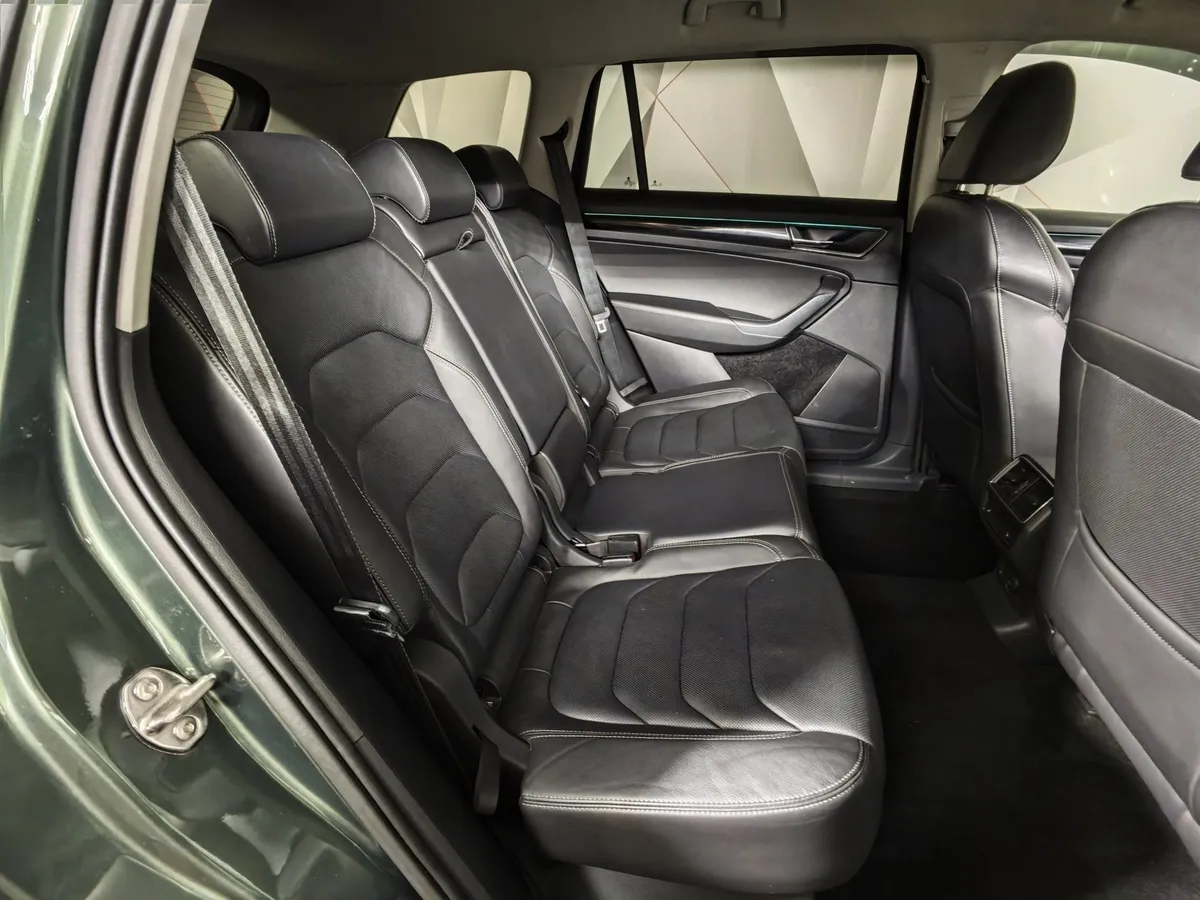 Skoda Kodiaq 2.0 TSI DSG 4X4 (180 л.с.) Зеленый в АВИЛОН. Слайд №15