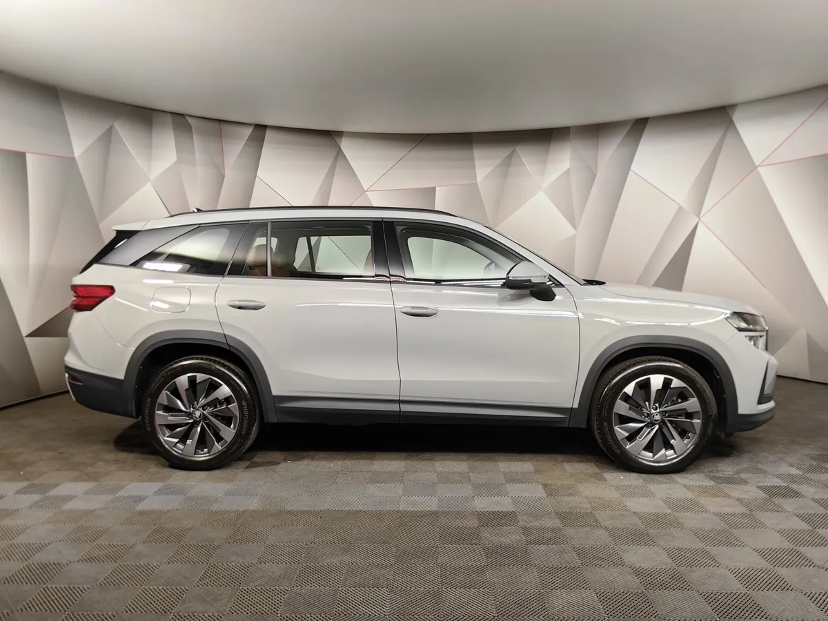 Skoda Kodiaq 2.0TSI 7DSG 4WD (190 л.с.) Серый в АВИЛОН. Слайд №6
