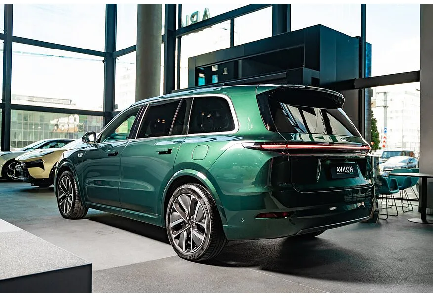 Li Auto L9 1.5 AT 4WD (449 л.с.) Ultra Зеленый в АВИЛОН. Слайд №3