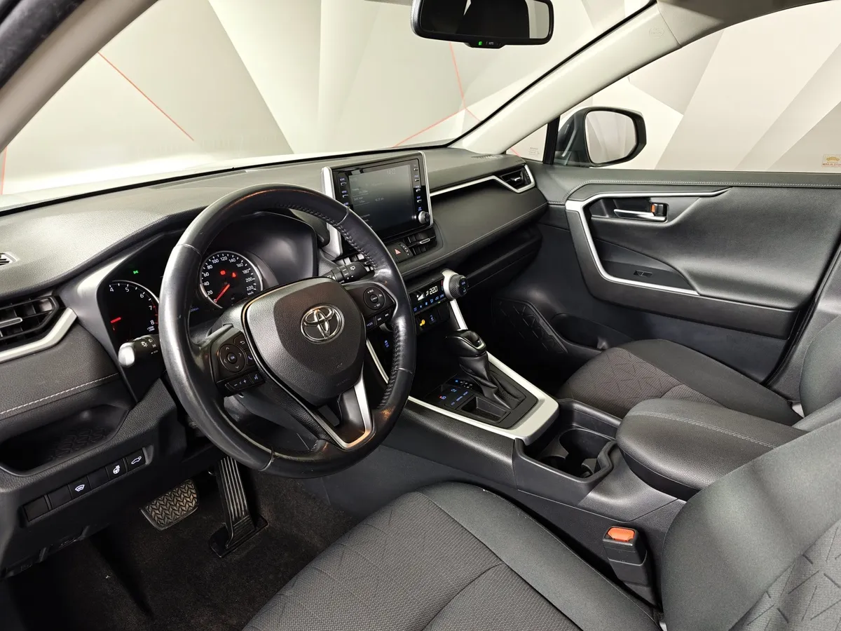 Toyota RAV4 2.0 CVT (149 л.с.) Комфорт Белый в АВИЛОН. Слайд №19