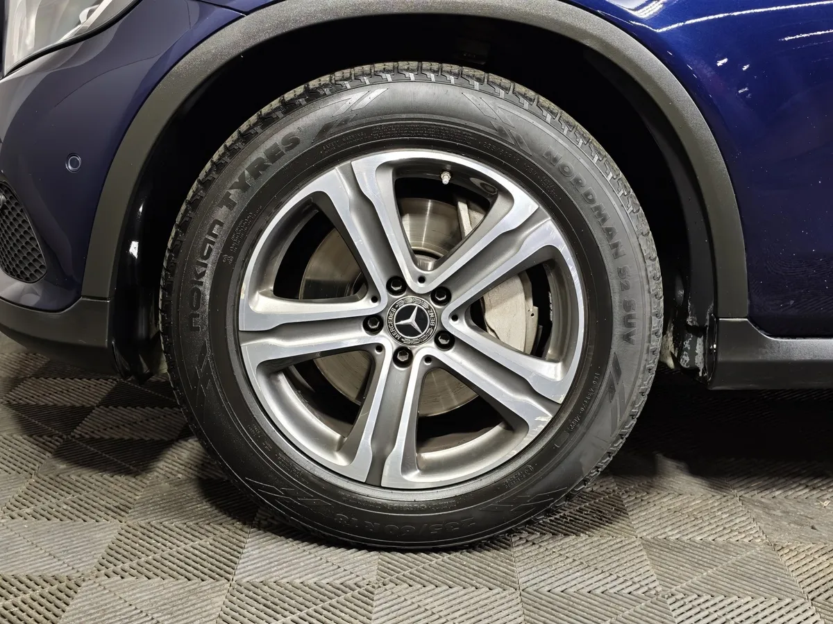 Mercedes-Benz GLC 200 4MATIC 9G-TRONIC (204 л.с.) Синий в АВИЛОН. Слайд №9