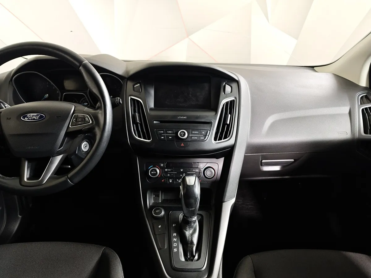 Ford Focus 1.6 Ti-VCT PowerShift (125 л.с.) Trend Белый в АВИЛОН. Слайд №14
