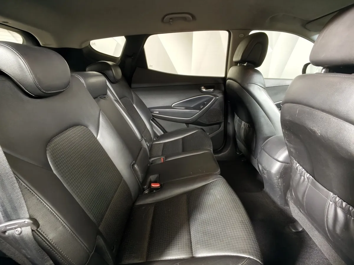 Hyundai Santa Fe 2.2 CRDi MT (197 л.с.) Коричневый в АВИЛОН. Слайд №16