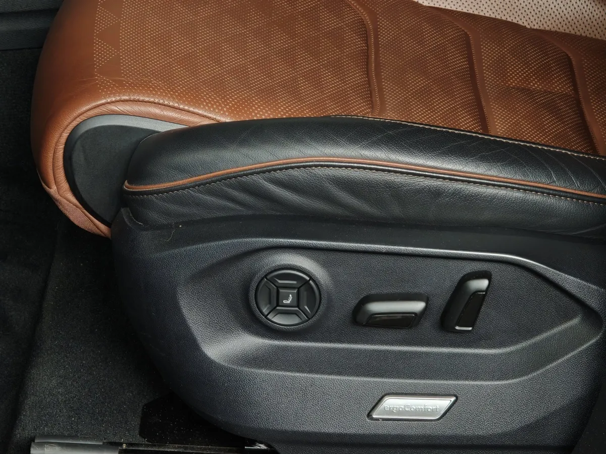 Volkswagen Touareg 2.0 TSI Tiptronic 4Motion (249 л.с.) Exclusive Черный в АВИЛОН. Слайд №22