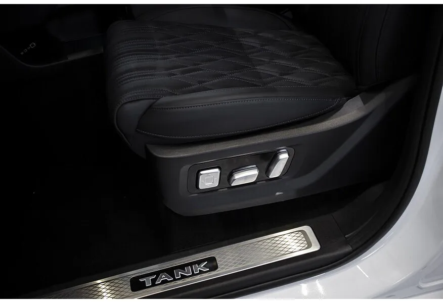 TANK 500 3.0 Turbo V6 AT 4WD (299 л.с.) Premium Белый в АВИЛОН. Слайд №13