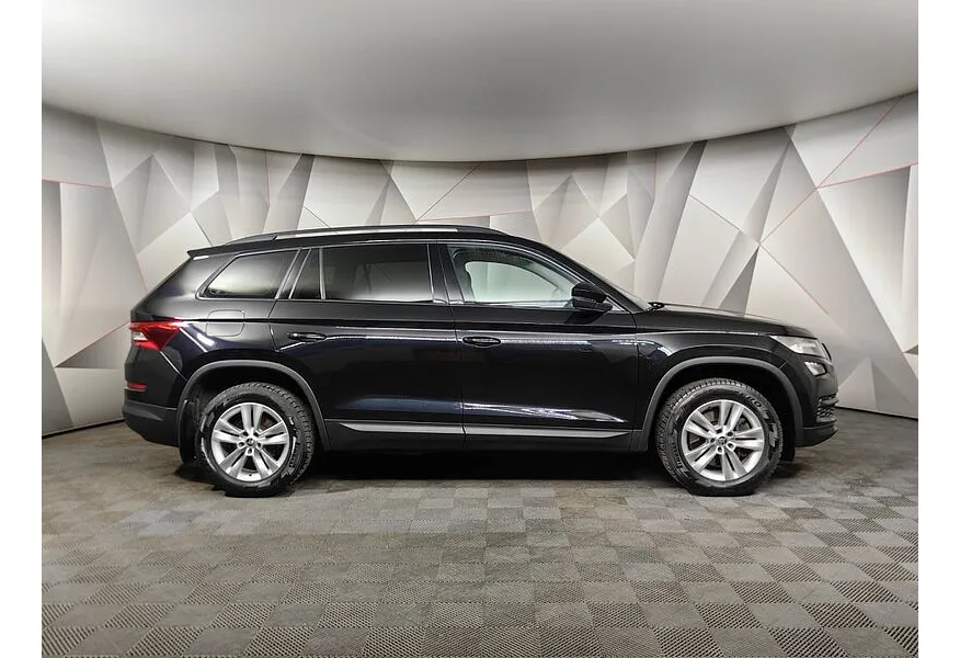 Skoda Kodiaq 2.0 TSI DSG 4X4 (180 л.с.) Черный в АВИЛОН. Слайд №6