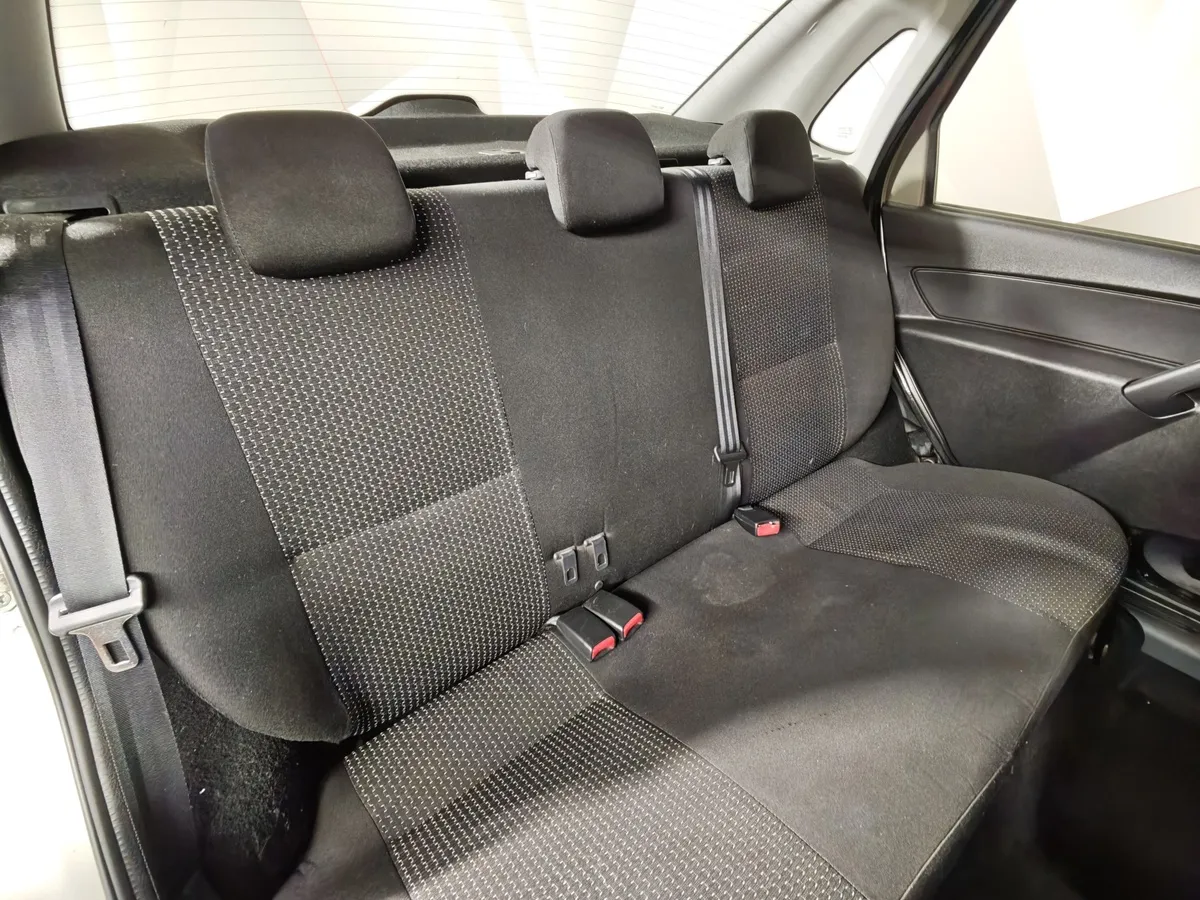 ВАЗ (Lada) Granta 1.6 AT 16кл (98 л.с.) Бежевый в АВИЛОН. Слайд №14