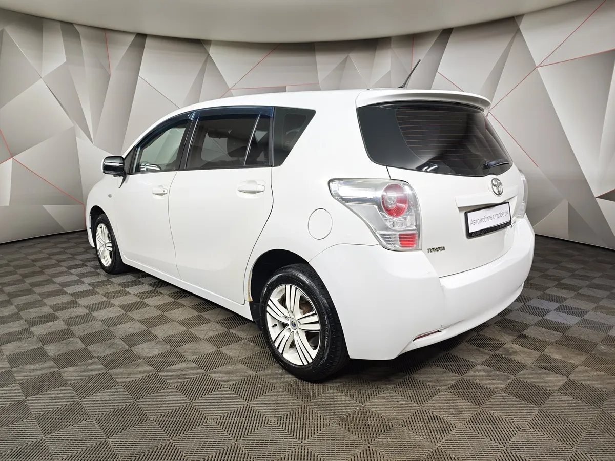 Toyota Verso 1.8 CVT (150 л.с.) Белый в АВИЛОН. Слайд №4