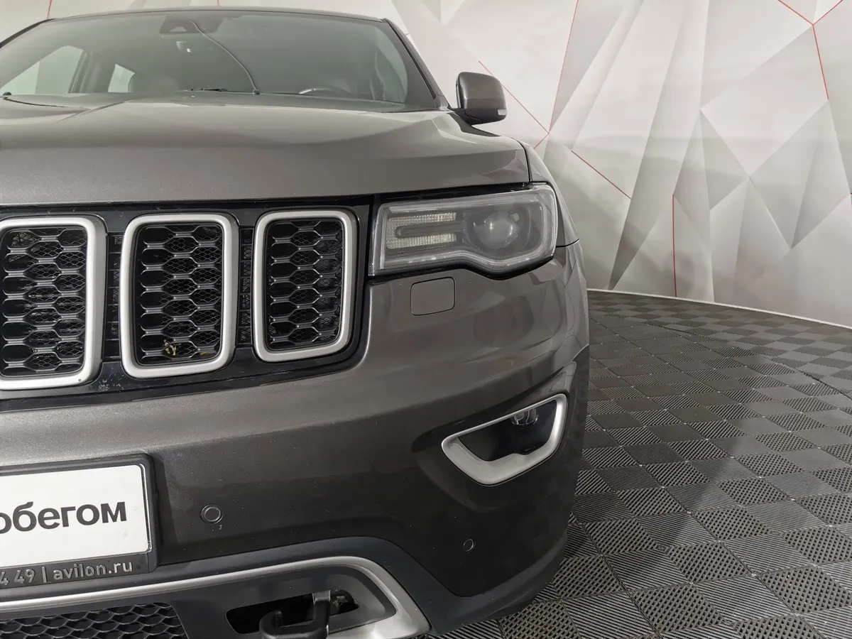 Jeep Grand Cherokee 3.0 AT AWD (238 л.с.) Limited Серый в АВИЛОН. Слайд №10