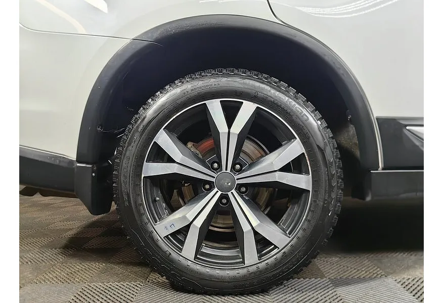 Mitsubishi Outlander 2.4 CVT 4WD (167 л.с.) Белый в АВИЛОН. Слайд №9