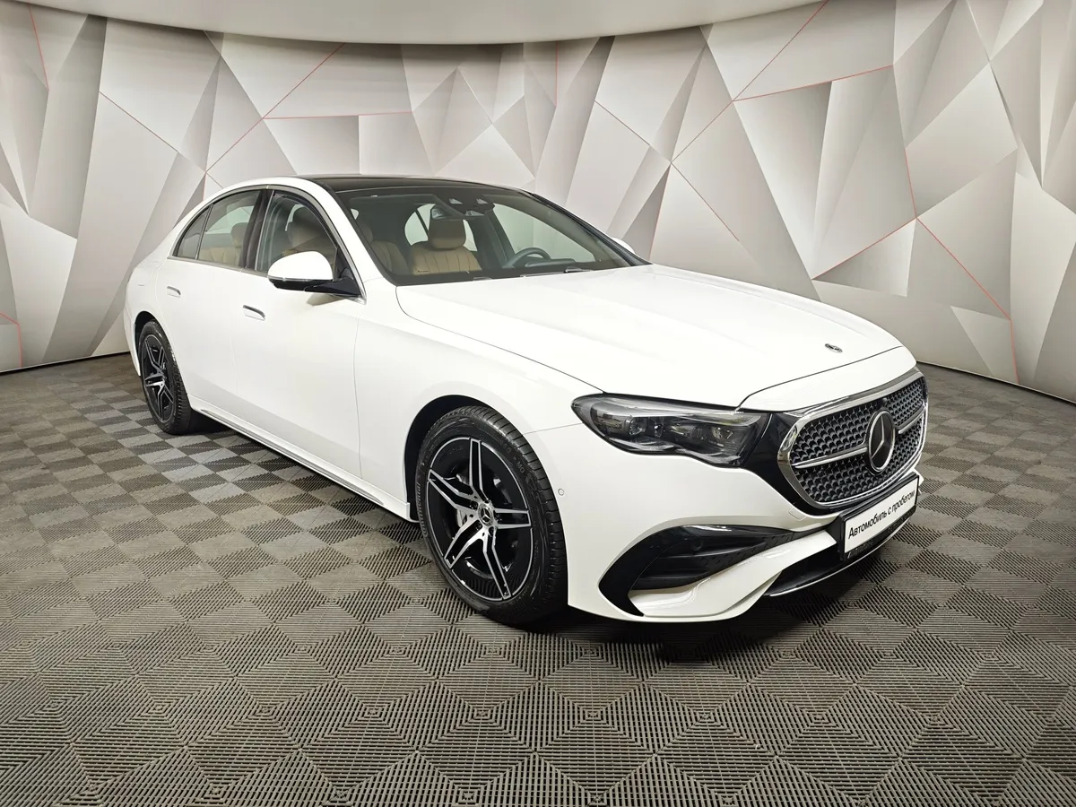 Mercedes-Benz E-Класс E 300 4MATIC (258 л.с.) Белый в АВИЛОН. Слайд №3