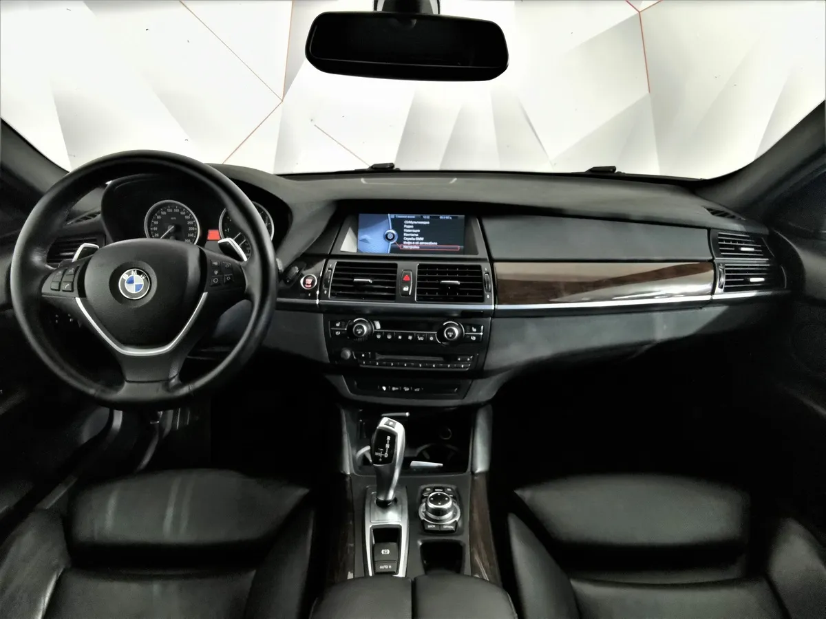 BMW X6 xDrive35i 8AT (306 л.с.) Белый в АВИЛОН. Слайд №11