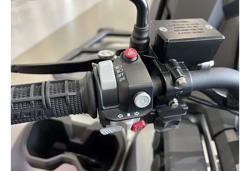 LIVE. Слайд №11