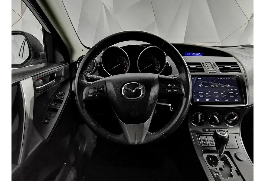 Mazda 3 1.6 AT (105 л.с.) Белый в АВИЛОН. Слайд №20