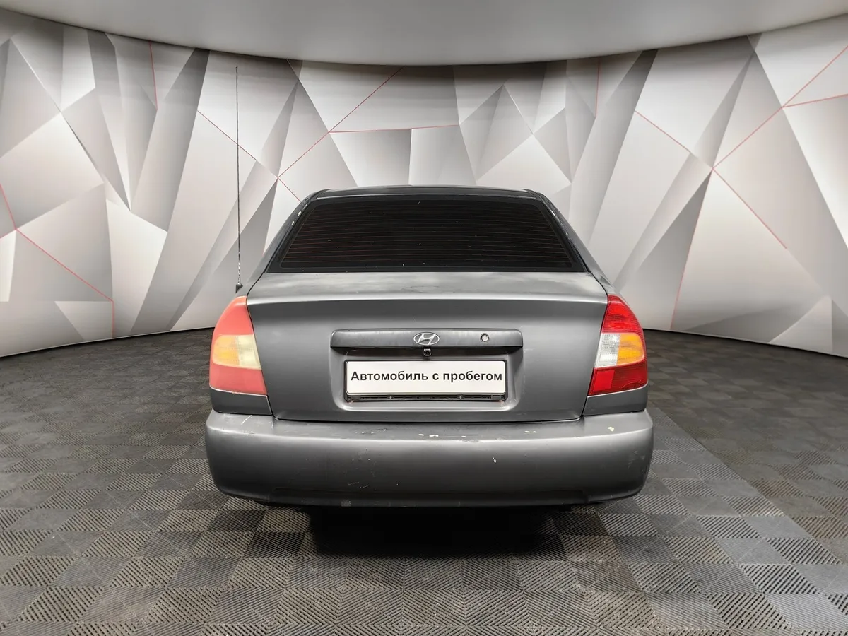 Hyundai Accent 1.5 MT (102 л.с.) Серый в АВИЛОН. Слайд №8