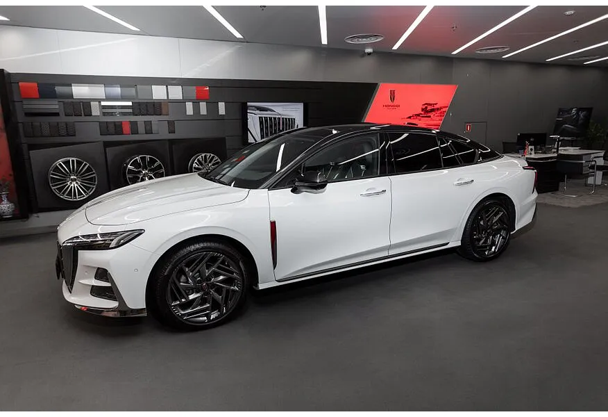 LIVE. Слайд №3