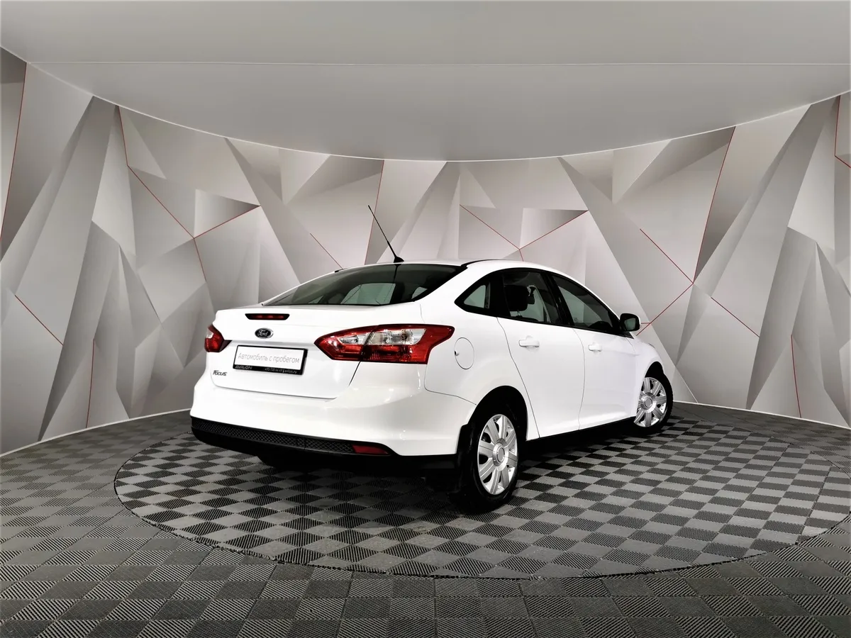 Ford Focus 1.6 Ti-VCT PowerShift (105 л.с.) Trend Белый в АВИЛОН. Слайд №2
