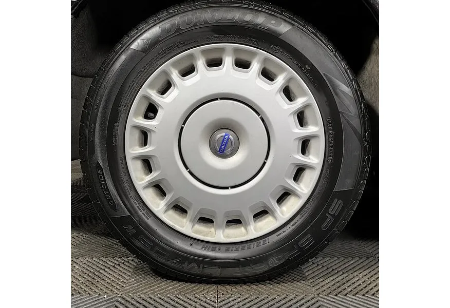 Volvo S40 1.6 MT (100 л.с.) Черный в АВИЛОН. Слайд №17