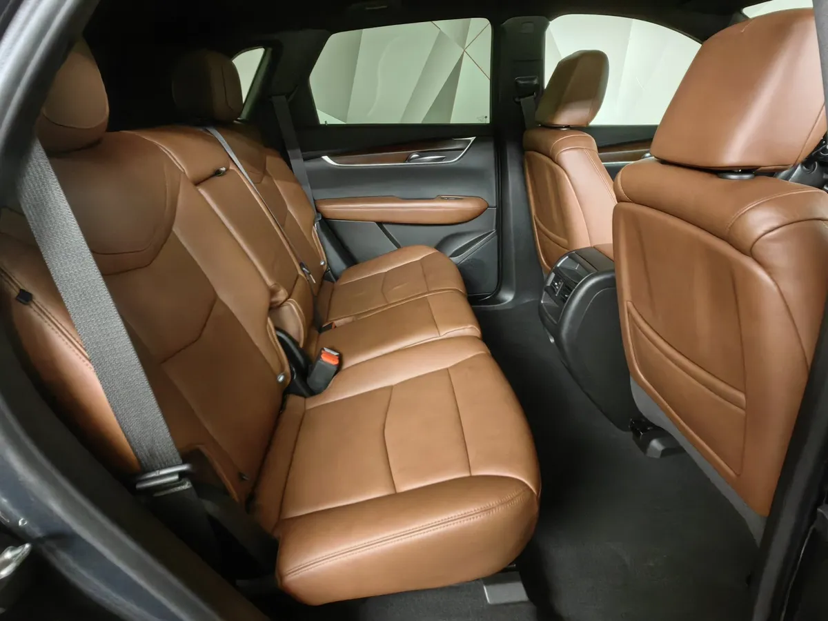 Cadillac XT5 2.0T АТ AWD (200 л.с.) Sport Черный в АВИЛОН. Слайд №15