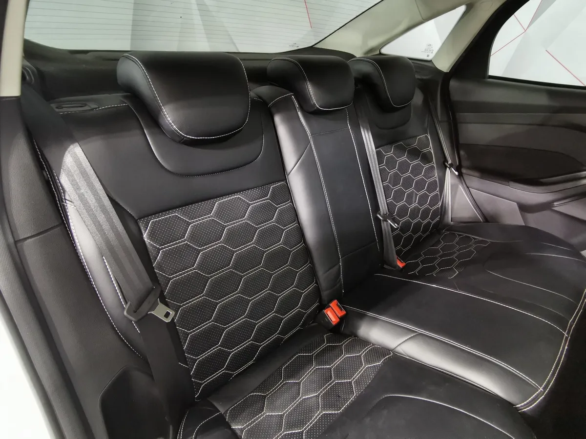 Ford Focus 1.6 Ti-VCT PowerShift (105 л.с.) SYNC Edition Белый в АВИЛОН. Слайд №16