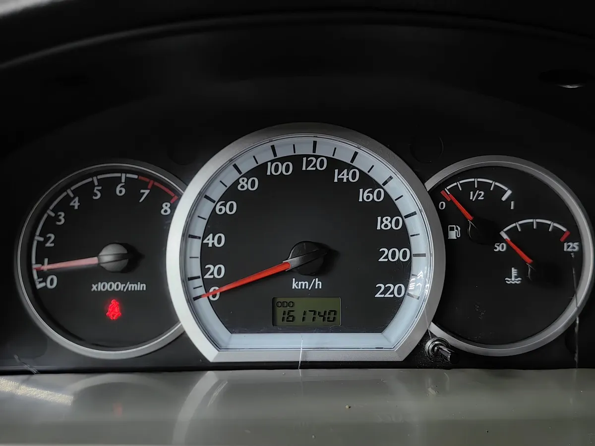 Chevrolet Lacetti 1.4 MT (95 л.с.) Серебристый в АВИЛОН. Слайд №15
