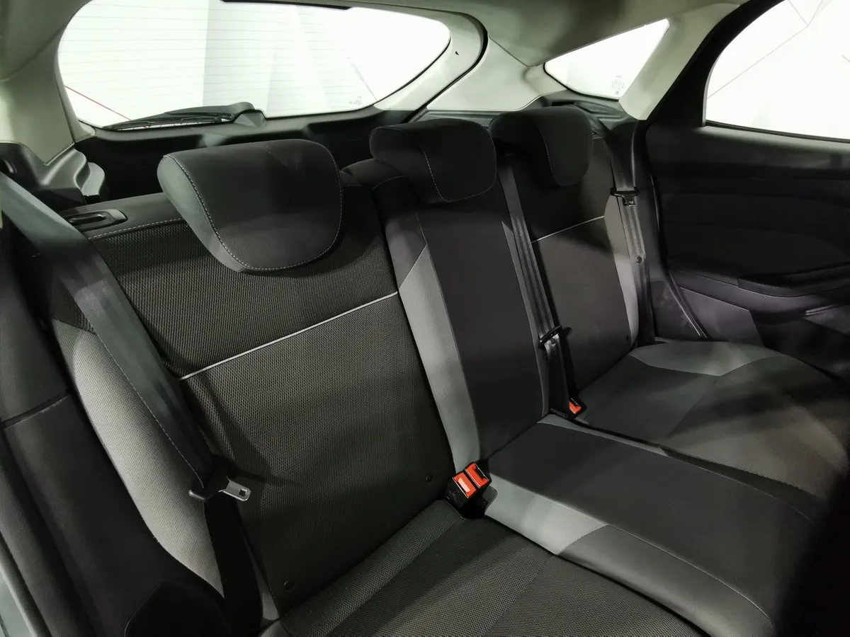 Ford Focus 1.6 PowerShift (105 л.с.) Trend Черный в АВИЛОН. Слайд №17