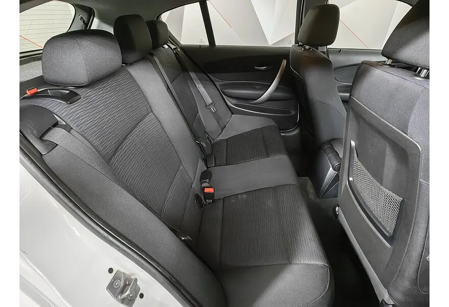 BMW 1 серия 118i AT (136 л.с.) Белый в АВИЛОН. Слайд №14