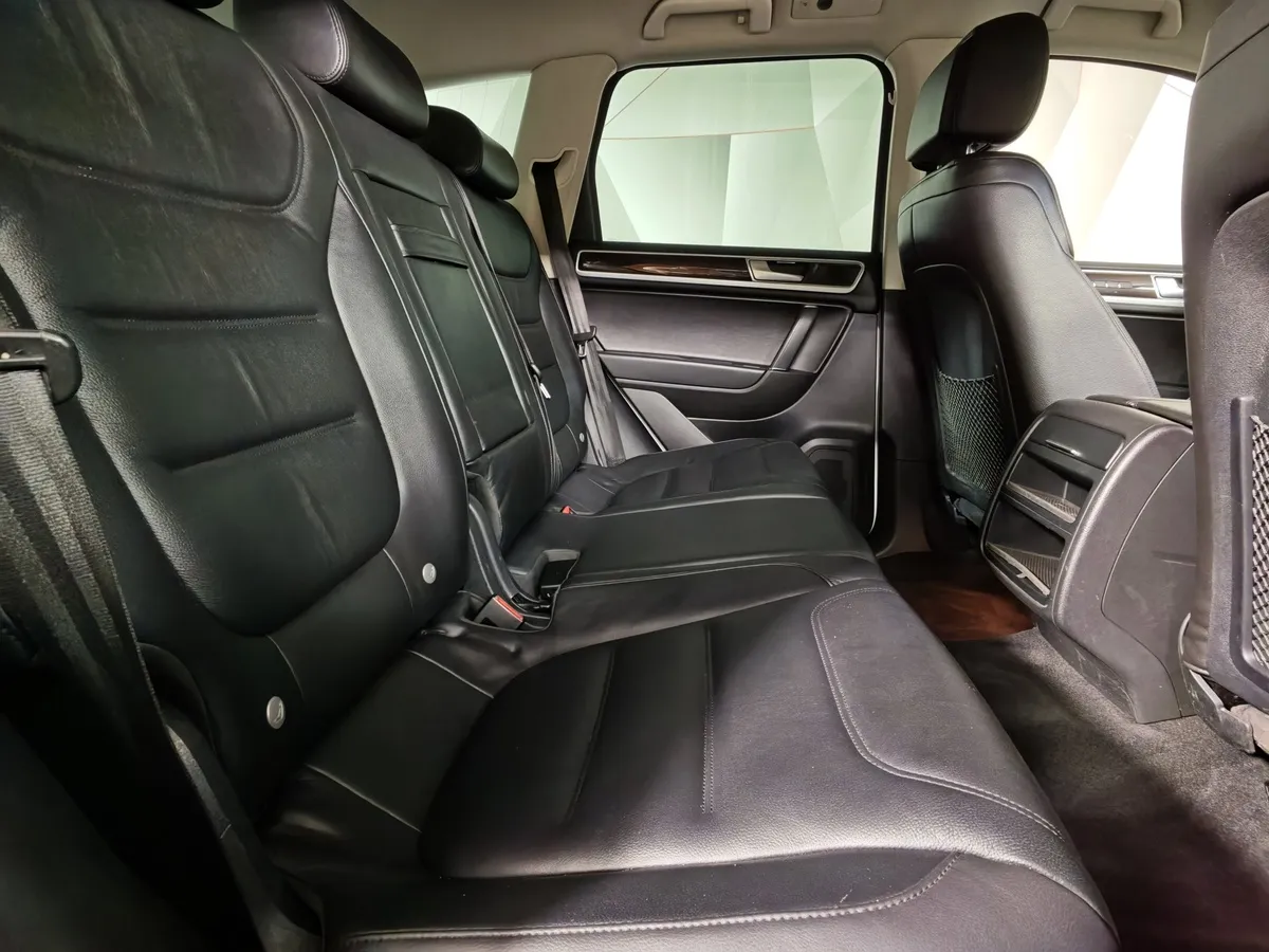 Volkswagen Touareg 3.6 FSI Tiptronic 4Motion (249 л.с.) V6 FSI Белый в АВИЛОН. Слайд №15