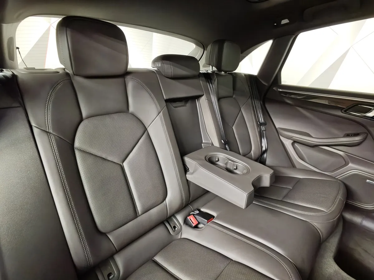Porsche Macan 2.0 PDK AWD (252 л.с.) Синий в АВИЛОН. Слайд №17
