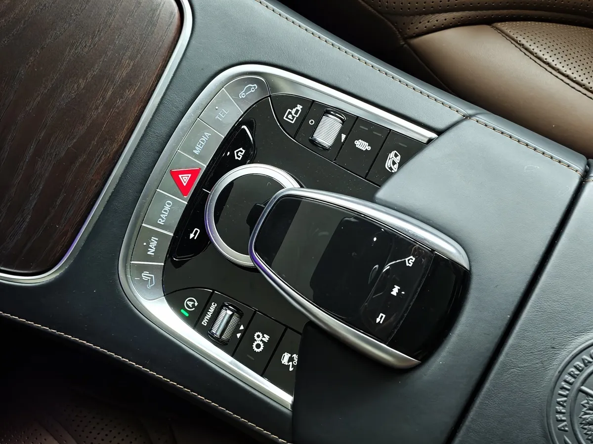 Mercedes-Benz S-Класс S 63 AMG 4Matic Speedshift Plus 7G-Tronic длинная база (585 л.с.) Черный в АВИЛОН. Слайд №23