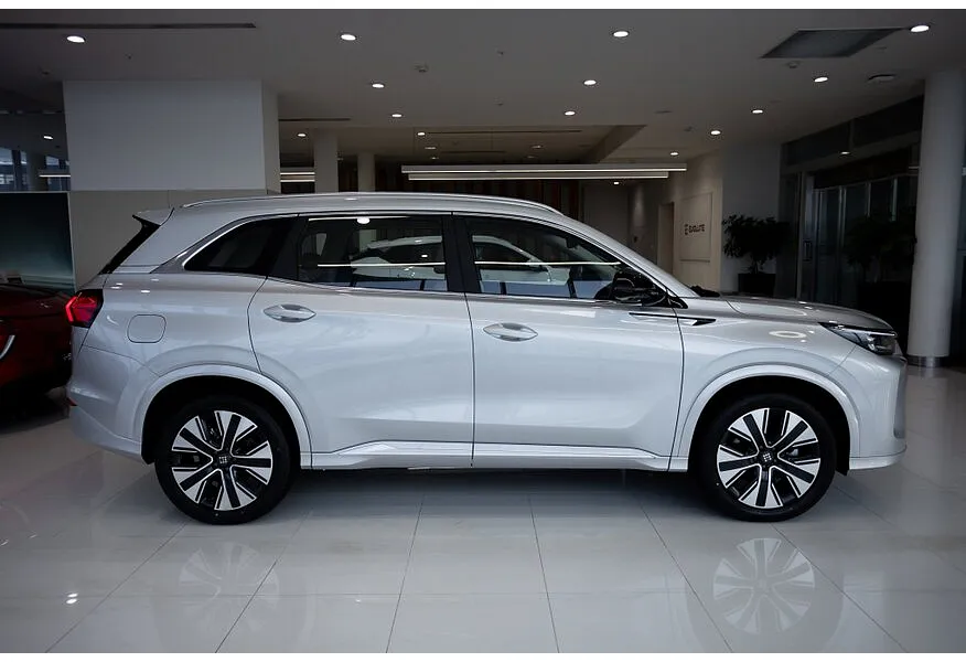 EVOLUTE i-SPACE 1.5 CVT (218 л.с.) (7 мест) Серебристый в АВИЛОН. Слайд №4