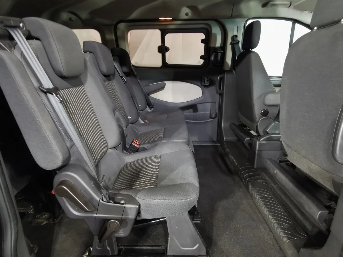 Ford Tourneo Custom 2.2 Duratorq TDCi MT 300 LWB (125 л.с.) Limited Серый в АВИЛОН. Слайд №15