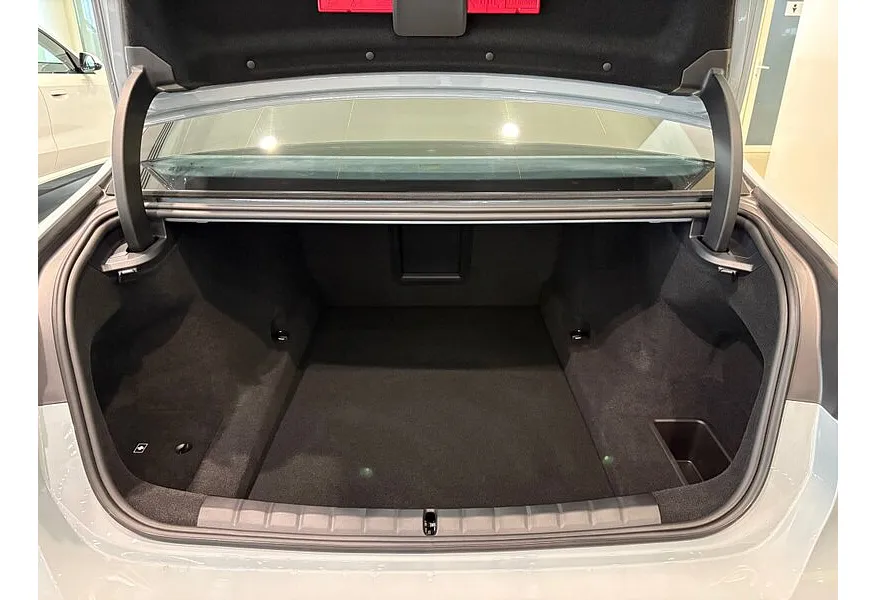 BMW 7 серия 760i xDrive Steptronic (535 л.с.) Серый в АВИЛОН. Слайд №11