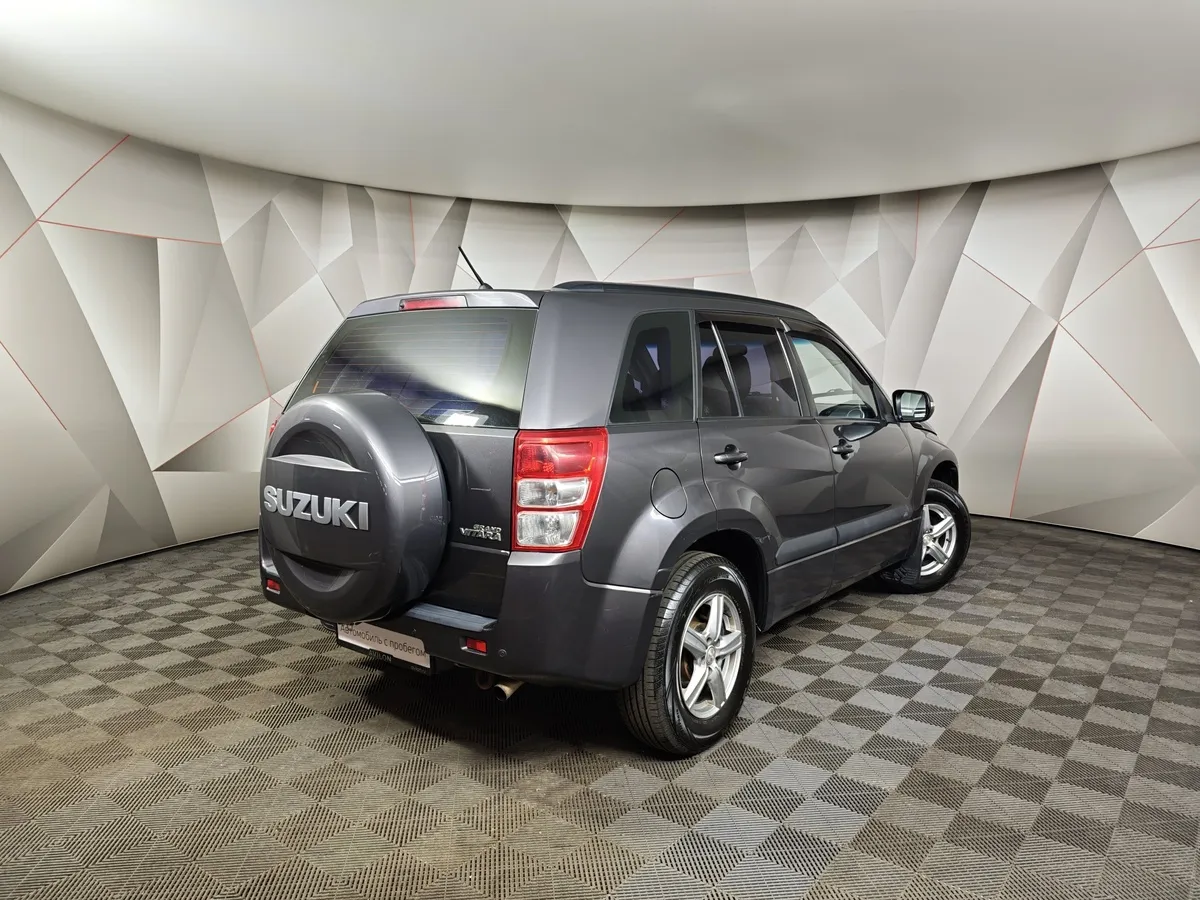 Suzuki Grand Vitara 2.0 AT (140 л.с.) Серый в АВИЛОН. Слайд №2