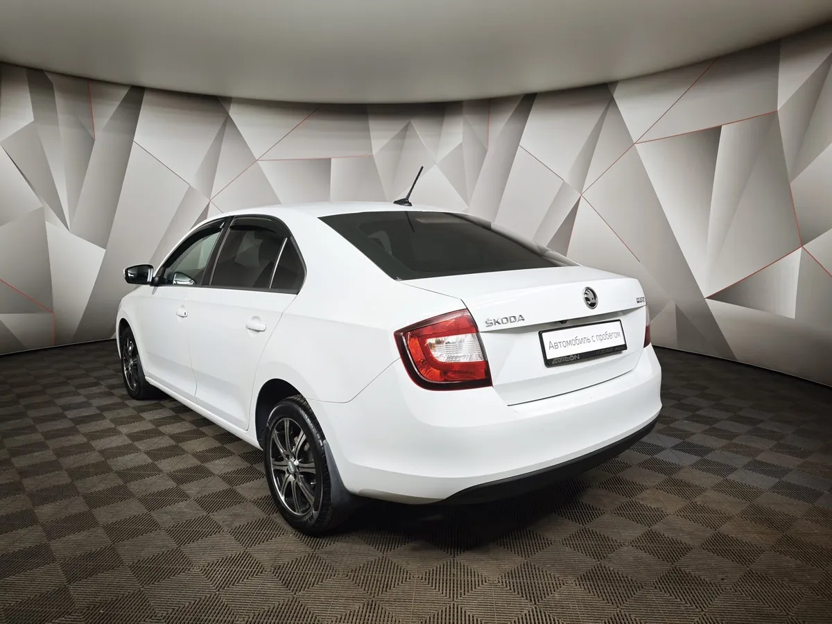 Skoda Rapid 1.6 MT (90 л.с.) Белый в АВИЛОН. Слайд №4