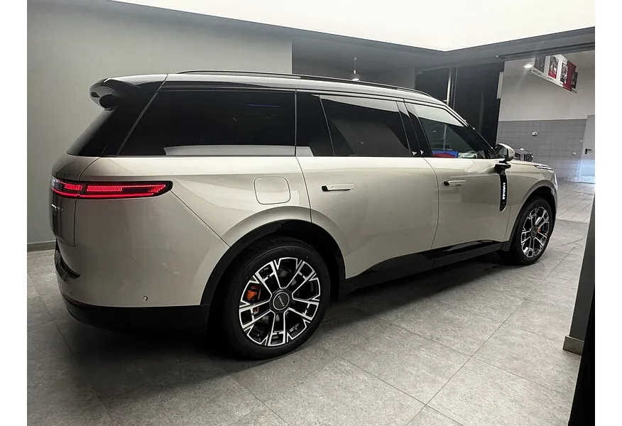 Lynk & Co 900 2.0 AT 4WD (884 л.с.) Ultra Белый в АВИЛОН. Слайд №5