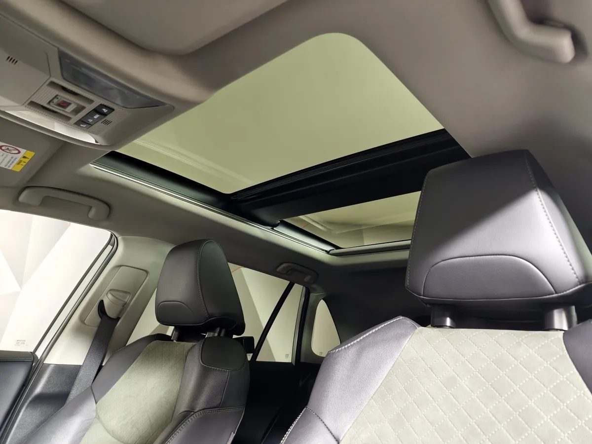 Toyota RAV4 2.0i CVT AWD (171 л.с.) Fashion Plus Белый в АВИЛОН. Слайд №22